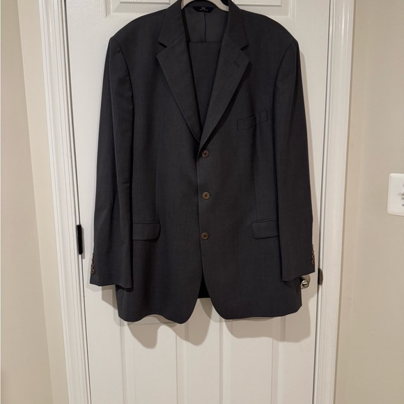 Brooks Brothers 346 Dark Grey Pinstriped Suit 48L